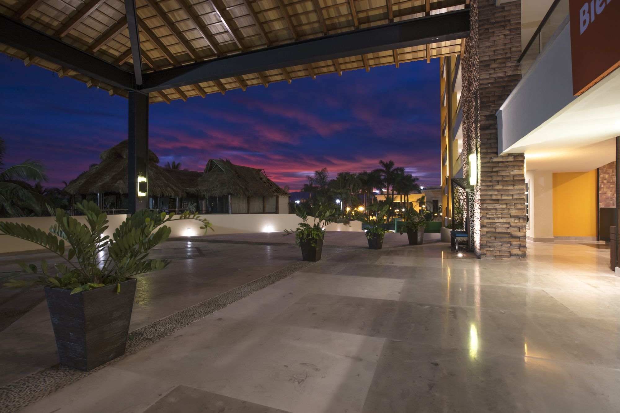 Krystal Grand Nuevo Vallarta Exterior foto